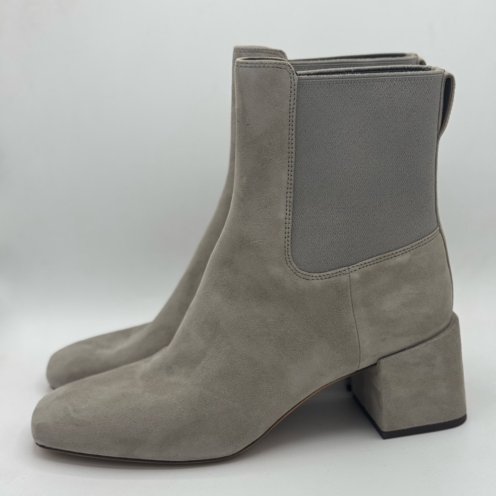 Super Cute Grey Suede Vince Kimmy Boots